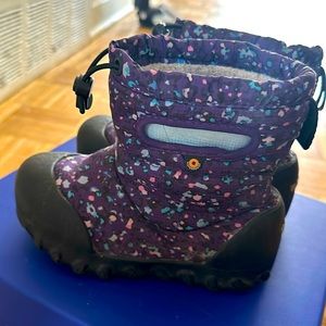 BOGS snow boots for kids size 11